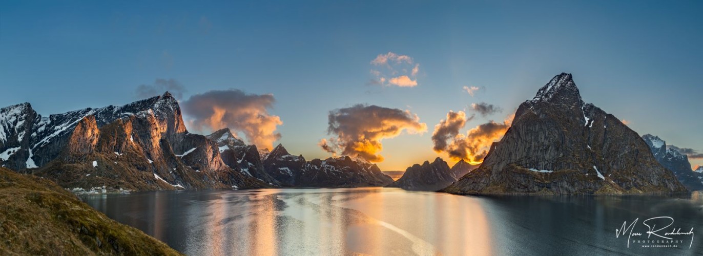 Sonnenuntergang Reinefjord Lofoten Norwegen