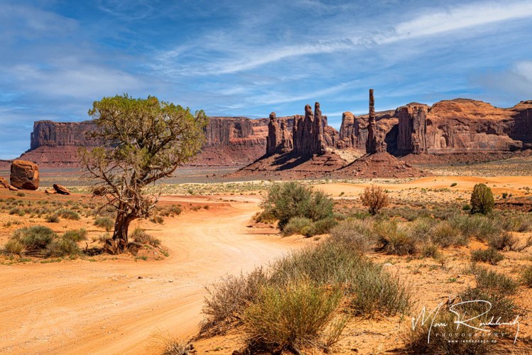 Monument Valley Loop Trail