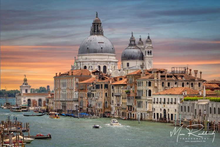 Venedig Canal Grande mit der Basilika di Santa Maria della Salute