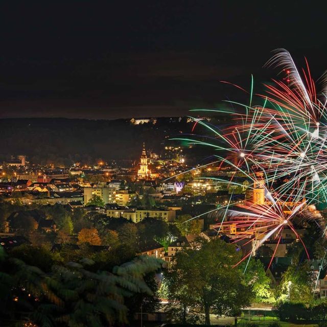Once a year in summer there are fireworks in Trier Zurlauben, always on the west bank of the Moselle. In 2020 was a unique opportunity to see fireworks on the east bank with the city in the background. #visit_trier #triergermany #triergermany🇩🇪 #triercity #feuerwerk